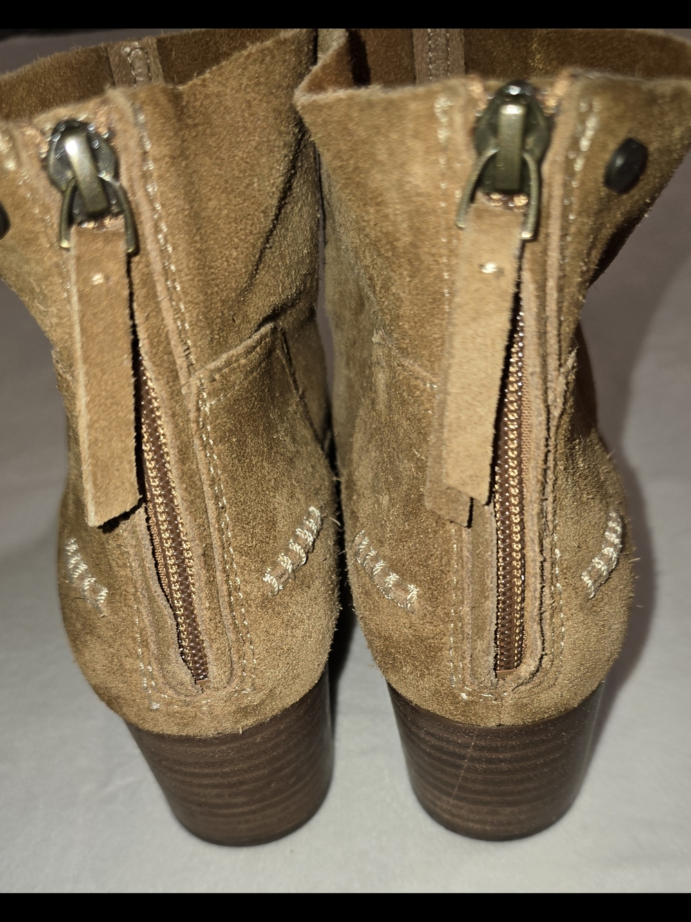 UGG Bandara Chestnut Suede Western Ankle Boots Size 8.5 Worn Once - Picture 4 of 9